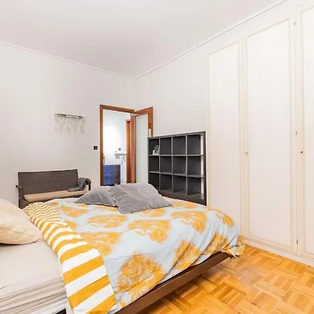Apartment Sweet Dreams *