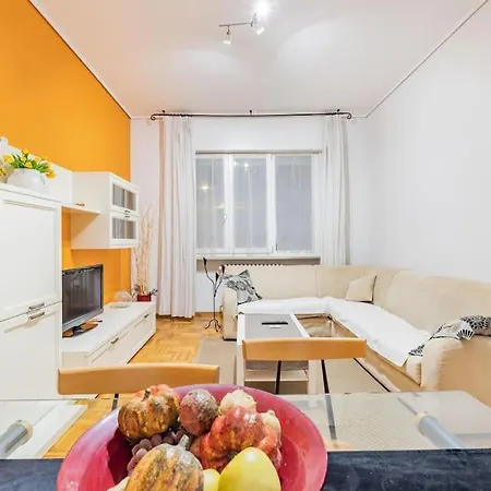 Apartment Sweet Dreams *